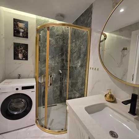 Luxury Beachfront Cleopatra Apartament
