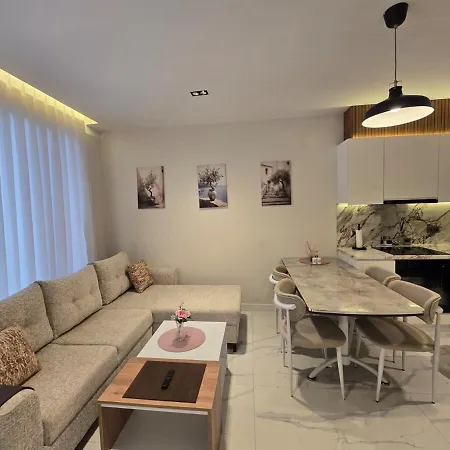 Luxury Beachfront Cleopatra 아파트 *